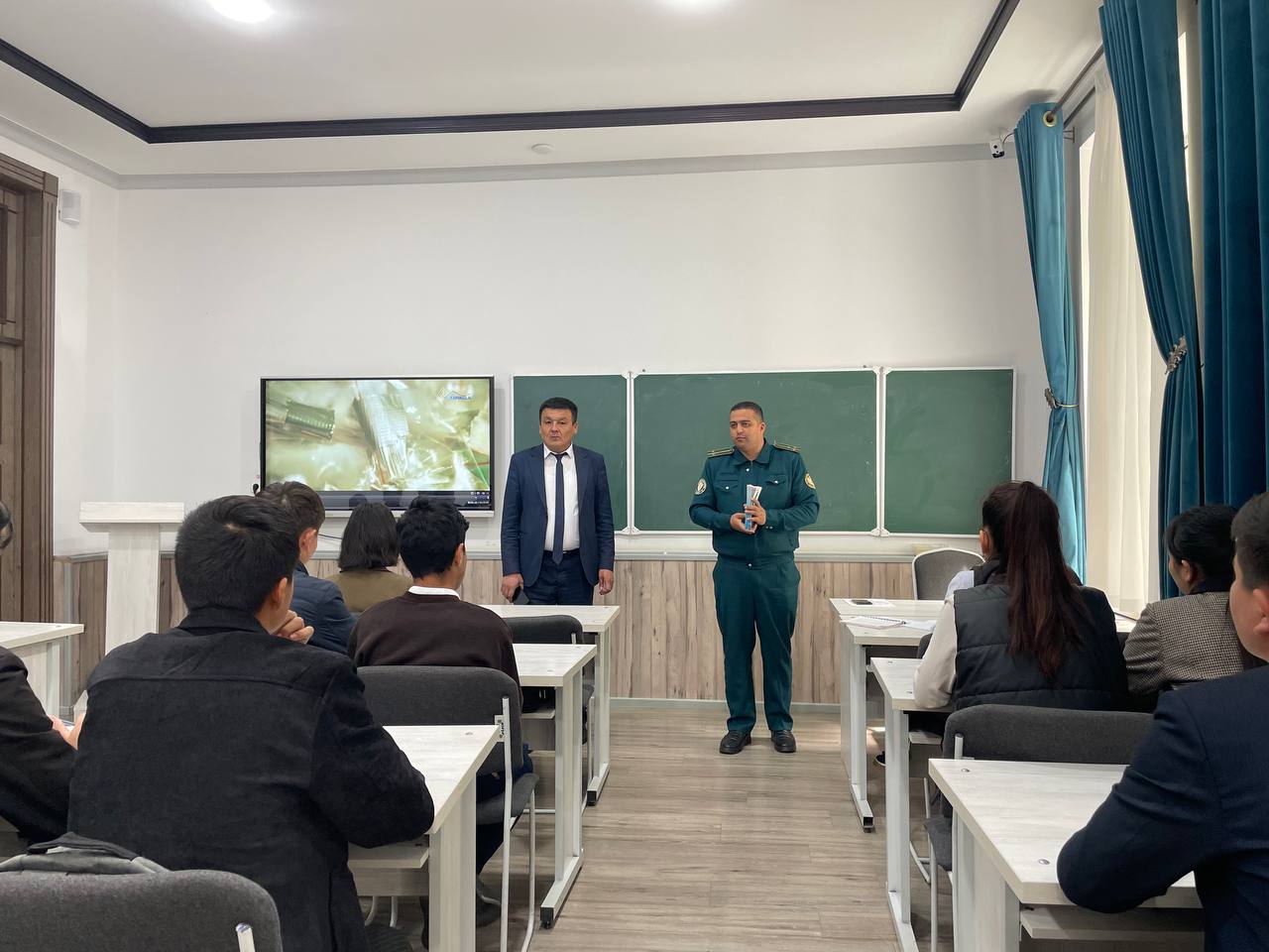 Samarqand iqtisodiyot va servis institutida “Yoshlar orasida giyohvandlik vositalari va psixotrop moddalar tarqalishining oldini olish” oyligi doirasida profilaktik tadbirlar tashkil etildi.